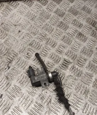Volkswagen Golf IV Turbo solenoid valve 1j0906627