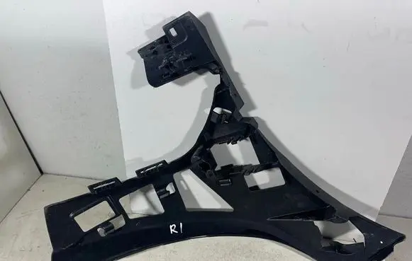 Mercedes-Benz S C217 Front bumper mounting bracket A2178850365