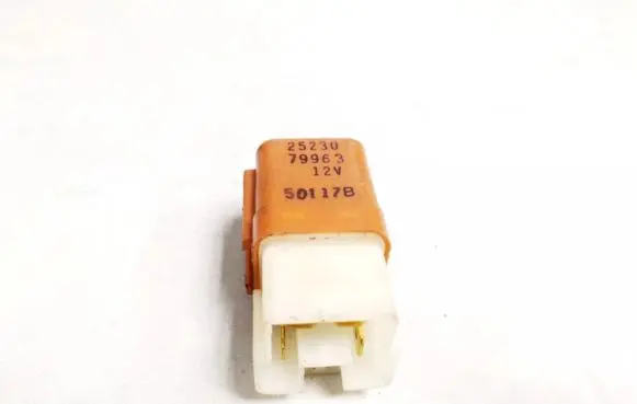 Land Rover Freelander 2 - LR2 Other relay 2523079963