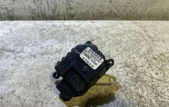 Mini Cooper Countryman R60 Air flap motor/actuator 3422659 990433S 13499713