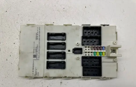 BMW 1 F20 F21 Fuse module 6135928183001 61359281830 9281830