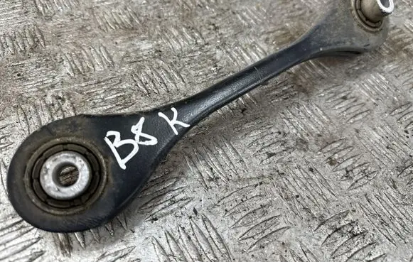 Volkswagen PASSAT B8 Rear upper control arm/wishbone 5Q0501529F