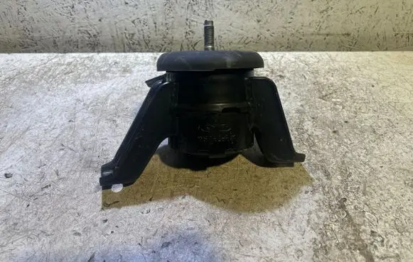 KIA Sportage Engine mount bracket 21810D9200 3B01583