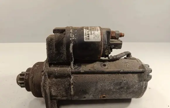 Volkswagen Golf IV Starter motor 02A911024GX