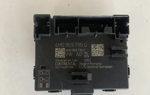 Audi Q7 4M Door control unit/module 4M0959795G 4M0959795C