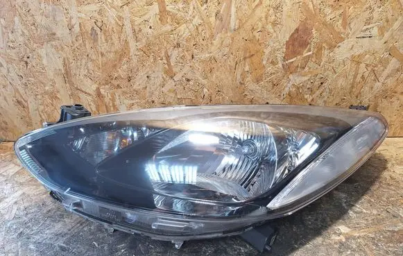 Mazda 2 Headlight/headlamp