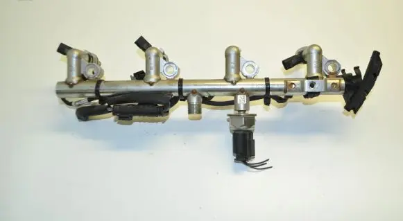 Mercedes-Benz E W212 Fuel main line pipe A271075495