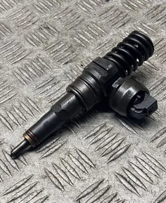 Skoda Octavia Mk2 (1Z) Fuel injector 038130073AG