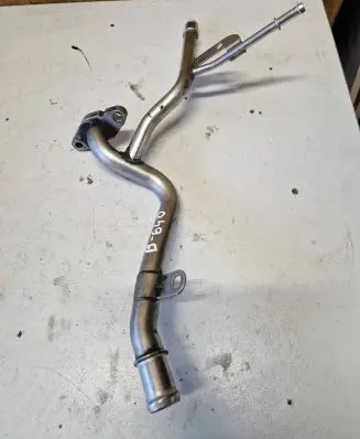 Coolant pipe/hose