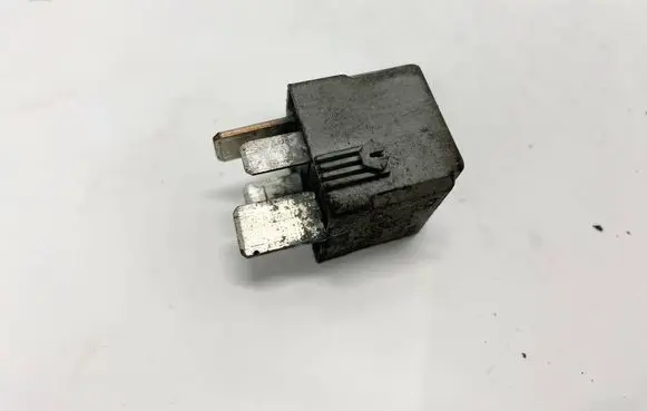 Mercedes-Benz Vito Viano W639 Other relay a0025422619 4ra007793-07