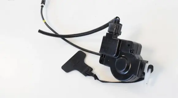 Lexus RX 330 - 350 - 400H Fuel tank cap lock 