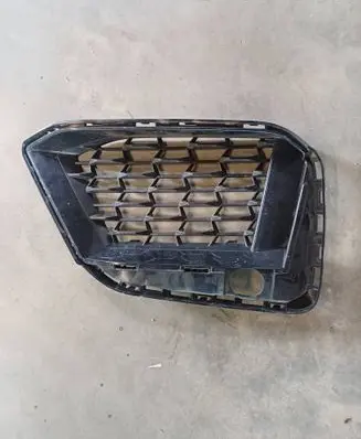 BMW 5 G30 G31 Front bumper lower grill 8098670