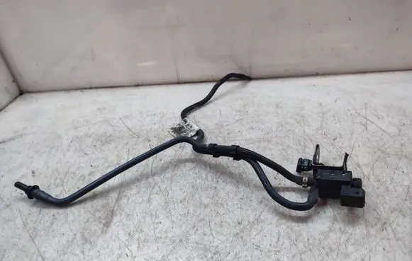 Jaguar XE Vacuum valve 70435600