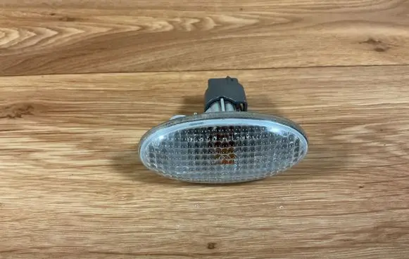 Mazda 3 I Front fender indicator light P2829
