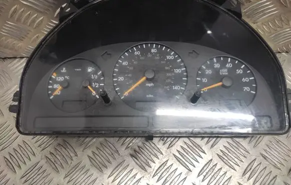 Mercedes-Benz ML W163 Speedometer (instrument cluster) A1635405611