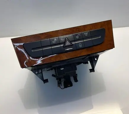 Mercedes-Benz E W211 Dashboard storage box/compartment A2116800552 2116800552