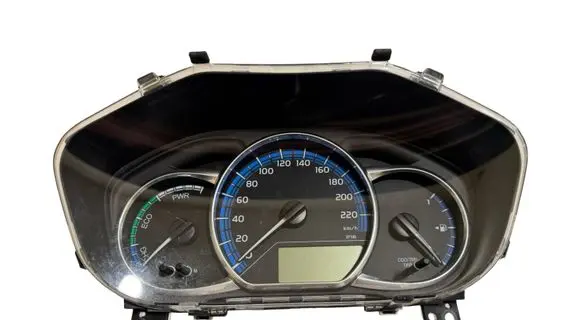 Toyota Yaris Speedometer (instrument cluster) 838000UC90 MB1575703951