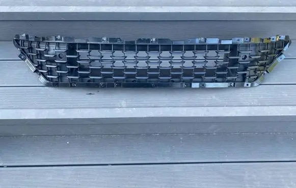 Maserati Levante Intercooler air guide/duct channel 670103576 670123049