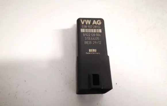 Skoda Octavia Mk2 (1Z) Glow plug pre-heat relay 0281003038 038907281D