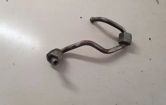 Subaru Outback (BS) Fuel injector supply line/pipe 