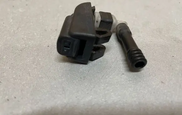 Skoda Octavia Mk3 (5E) Windshield washer spray nozzle 1Z0955985