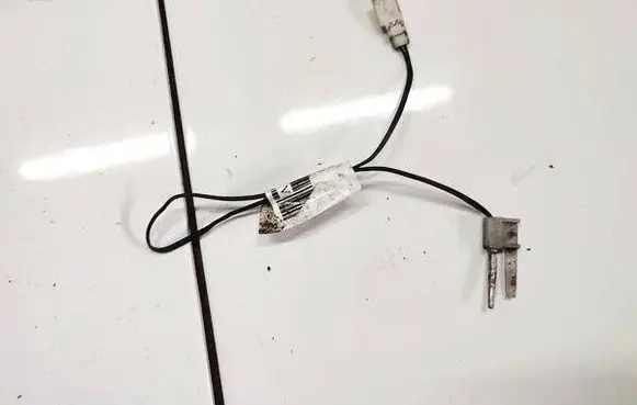 Nissan X-Trail T30 Outside/exterior temperature sensor 