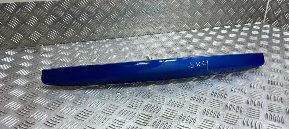 Suzuki SX4 Trunk door license plate light bar 
