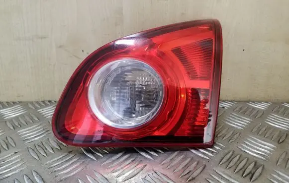 Nissan Qashqai+2 Tailgate rear/tail lights 89071064