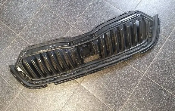 Skoda Octavia Mk4 Front bumper upper radiator grill 5E3853653