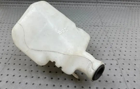 Peugeot 207 Windshield washer fluid reservoir/tank 964833758003