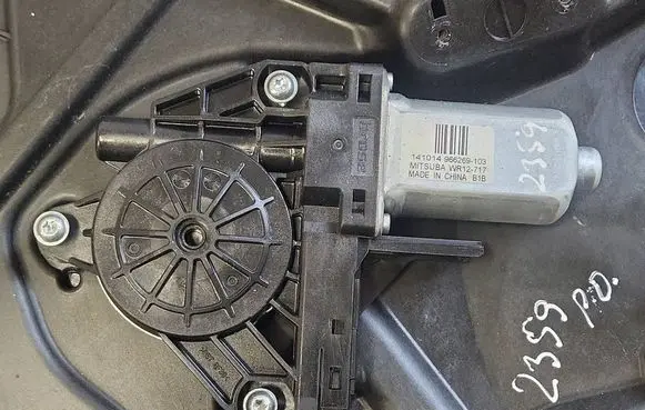 Volvo V60 Front door window regulator with motor 30784311 921170104