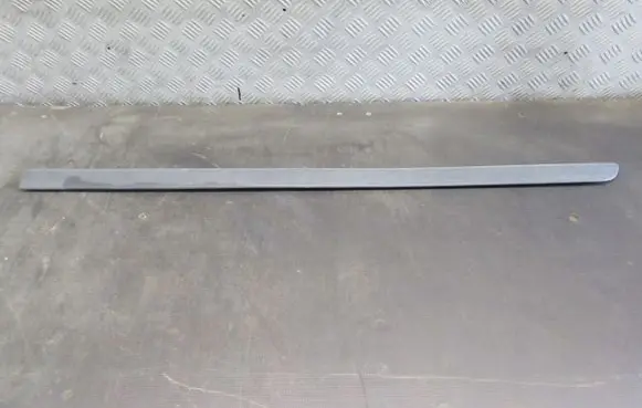 Volvo V50 Front door trim (molding) 08620165