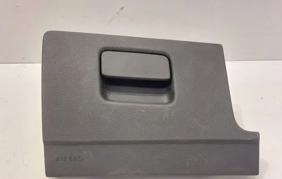 Glove box