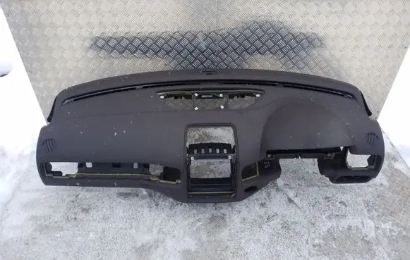 Volkswagen Touareg II Dashboard 7P2857100