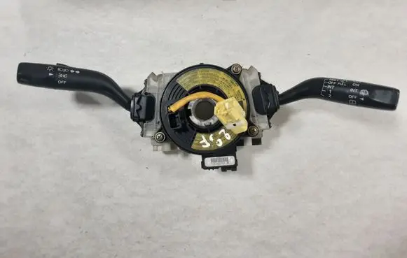 Mazda 323 Wiper turn signal indicator stalk/switch 17B366