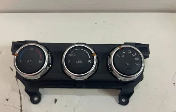 Mazda 2 Climate control unit DG7N61190E