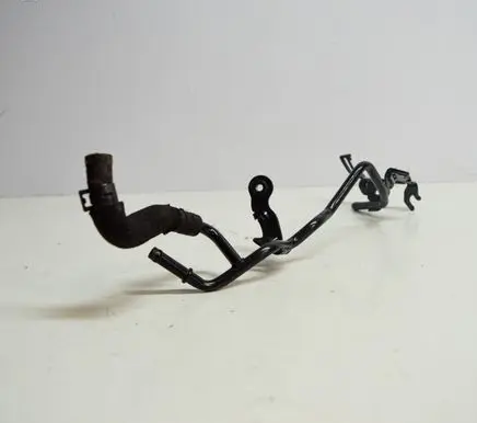 Volkswagen PASSAT B8 Engine coolant pipe/hose 04L121070AB