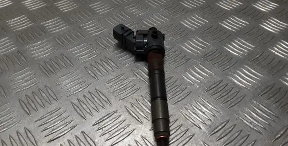 Volvo V40 Fuel injector VEA132370010CAA