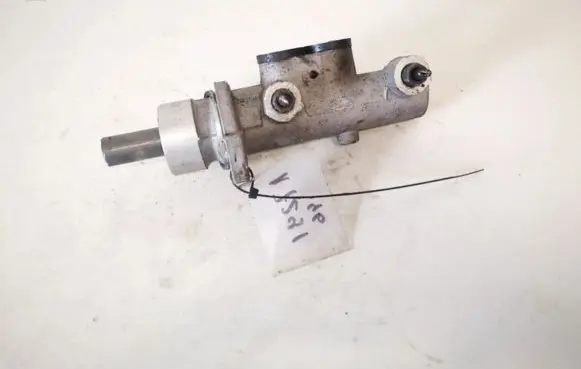 Volkswagen New Beetle Master brake cylinder