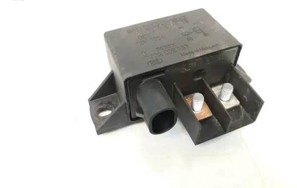 Mercedes-Benz E W211 Other relay A0025426419 0332002167
