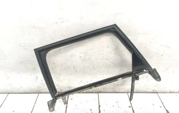 Audi A4 S4 B6 8E 8H Rear door window/glass frame 
