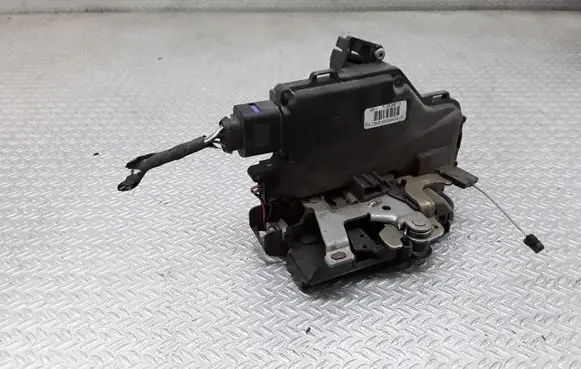 Seat Altea Rear door lock 7L0839015