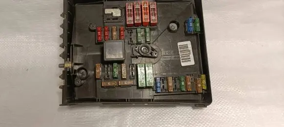 Audi A3 S3 8P Fuse module 1K0937125A 1197 017183078