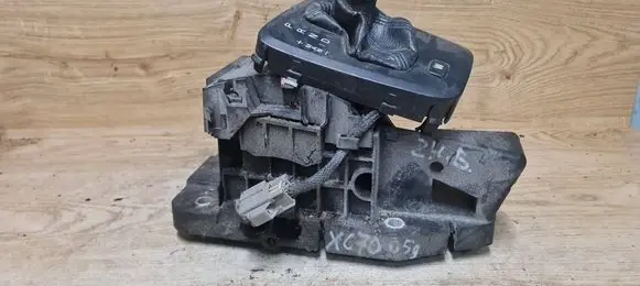 Volvo XC70 Gear shifter/selector P08699279