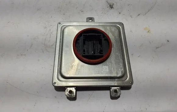 BMW 8 G15 Xenon control unit/module 