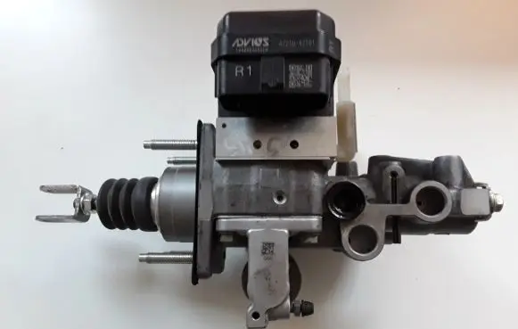 Toyota Prius (XW50) ABS Pump 47210-47101
