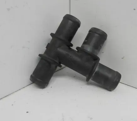 Audi A8 S8 D3 4E Engine coolant pipe/hose 2D0121243