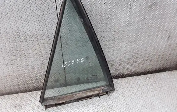 Toyota Auris 150 Rear vent window glass 