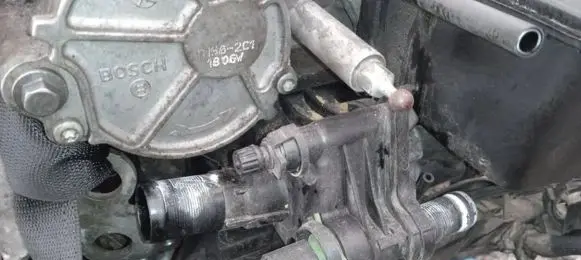 Peugeot 5008 Engine coolant pipe/hose
