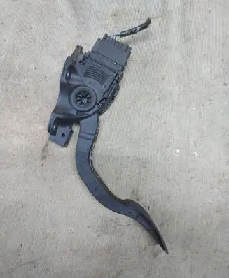 Ford S-MAX Accelerator throttle pedal 6G929F836JE 19102010